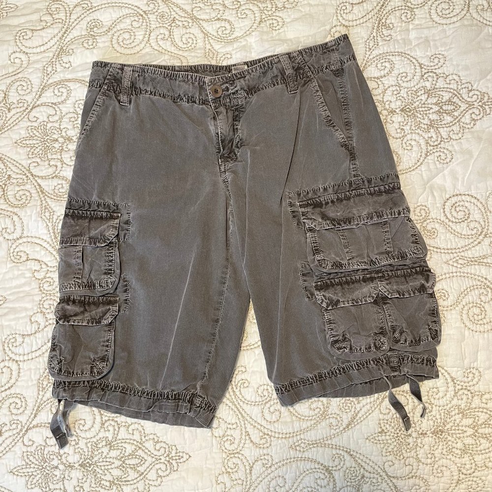 🖤 GAP womens' dark grey cargo shorts 🖤
